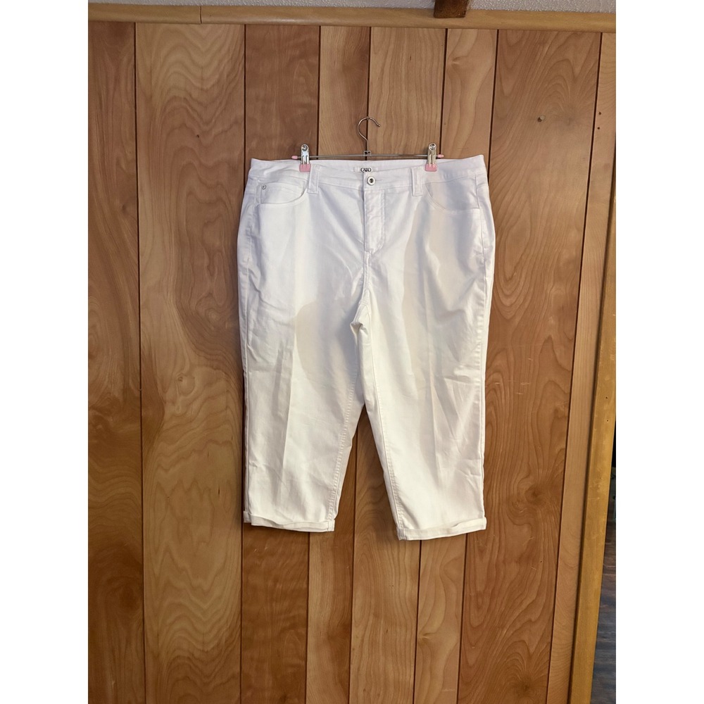 Cato Woman White Denim Capri Pants Classic Stretch Cuffed Cropped Jeans 18W